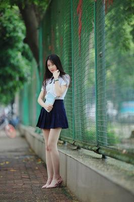 边啃奶边躁狠狠躁A片动图_