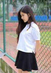 美女扒胸露出奶头视频_